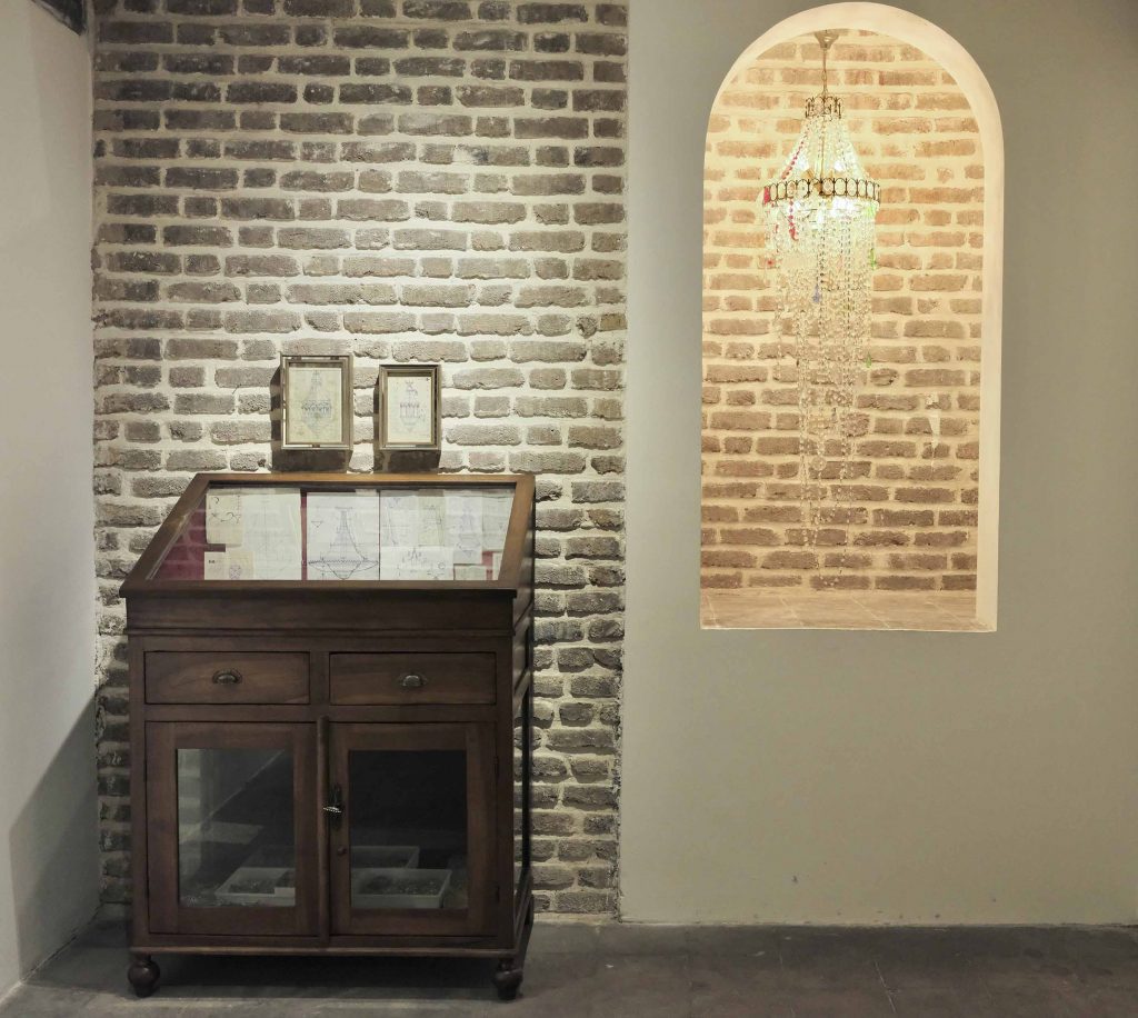 3 - Mahboobe Noroozi - If there's no light - Installation view